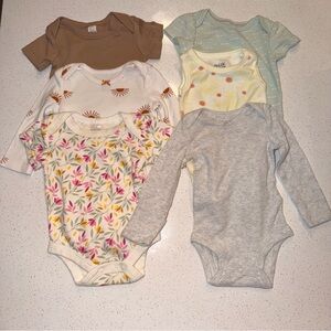 7 Piece Baby Girl Bodysuit Bundle size 0-3 months Essentials Earthy Tones 1